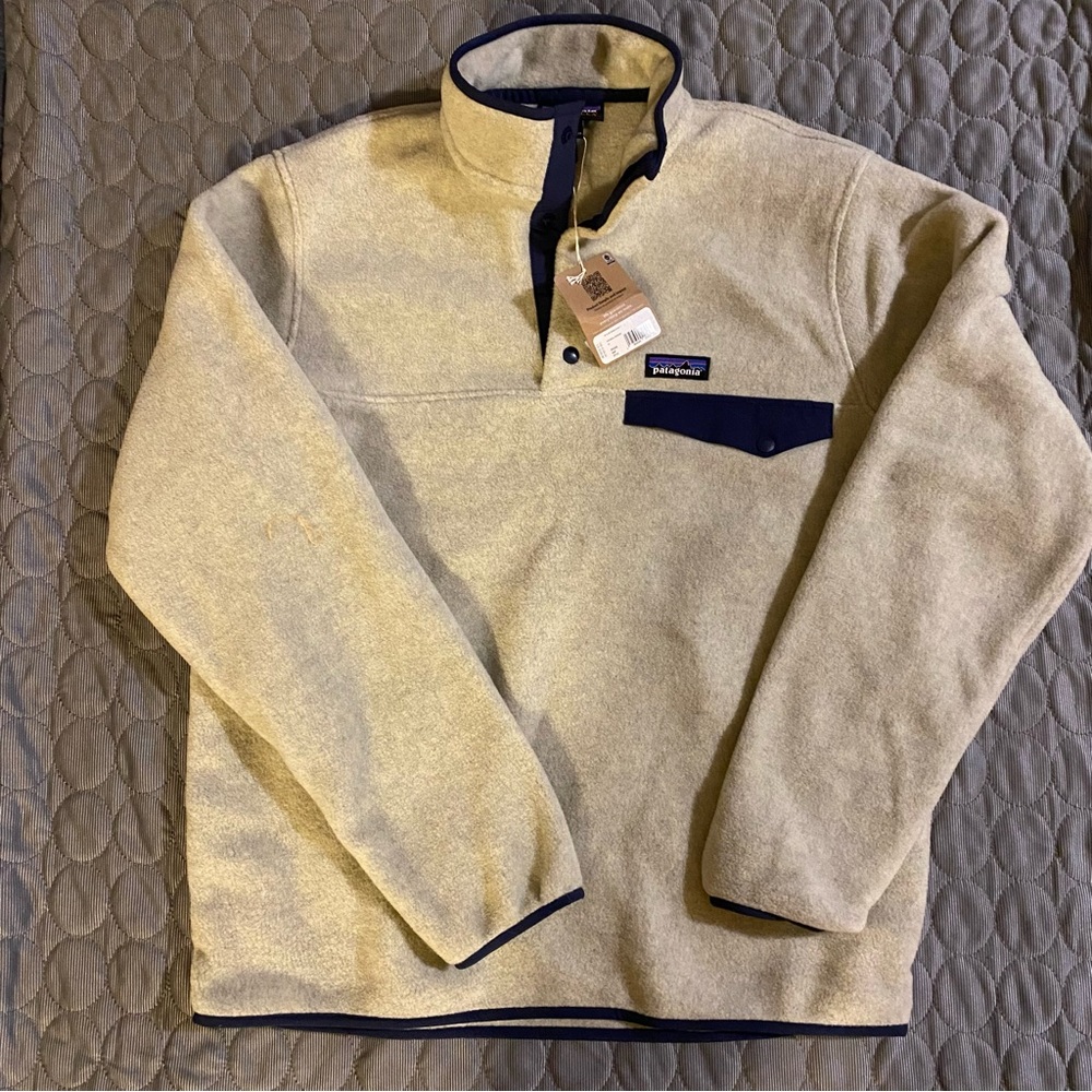 BNWT Patagonia Men’s lPullover sweater. - medium